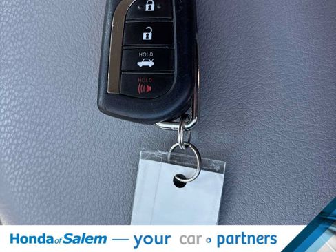 Used 2019 Toyota Camry SE w/ Carpet Mat Package FWD image 20