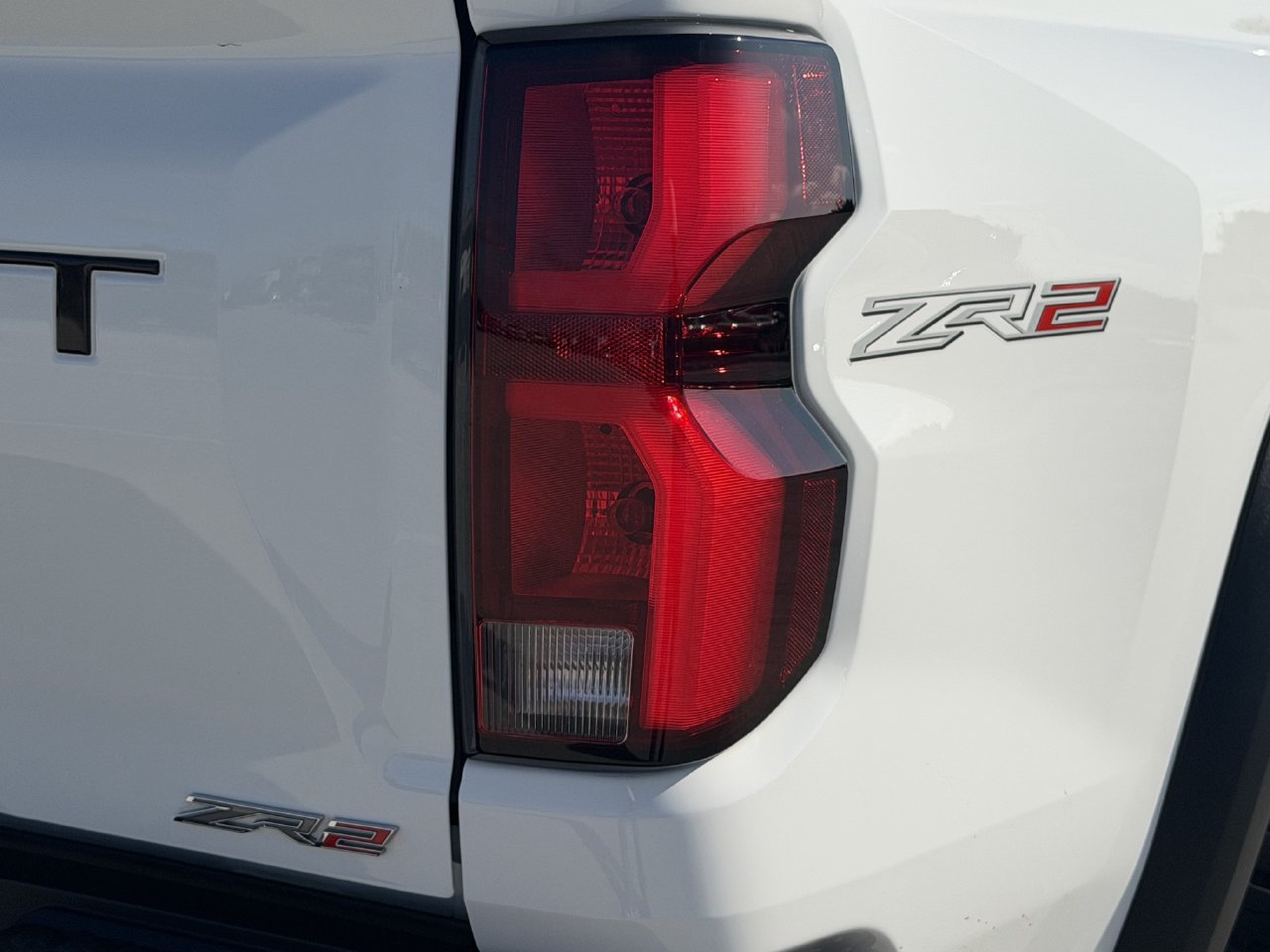 Used 2024 Chevrolet Colorado ZR2 w/ ZR2 Convenience Package III AWD/4WD image 7