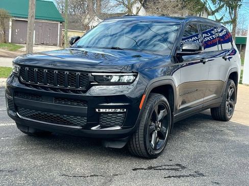 Used 2023 Jeep Grand Cherokee L Limited w/ Black Appearance Package AWD/4WD image 50