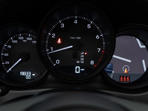 Used 2024 Porsche Macan w/ Premium Plus Package image 19