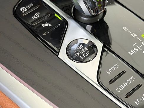 Used 2022 BMW X7 xDrive40i w/ Executive Package image 33