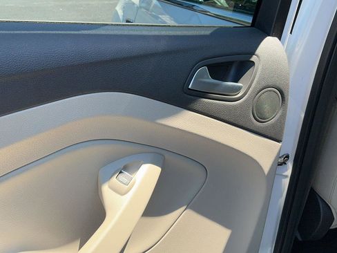Used 2018 Ford Escape Titanium w/ Ford Safe & Smart Package AWD/4WD image 27