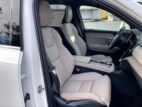New 2026 Volvo XC90 T8 Ultra image 32