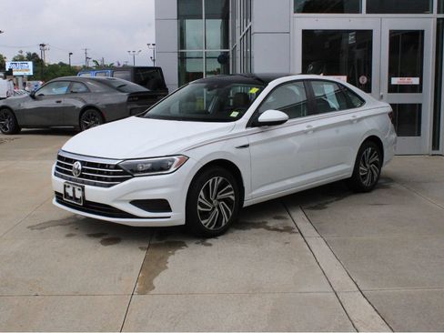 Used 2021 Volkswagen Jetta SEL FWD image 3
