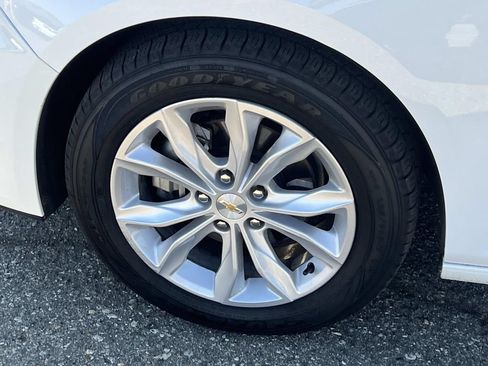 Used 2025 Chevrolet Malibu LT FWD image 25