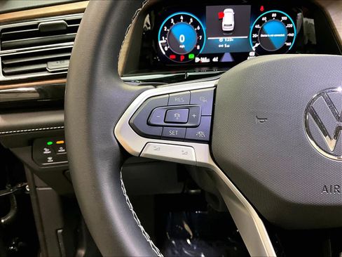 Used 2025 Volkswagen Atlas SE w/ Black Wheel Package image 20