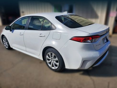 Used 2021 Toyota Corolla LE image 7