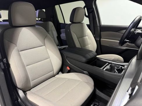 Used 2026 Chevrolet Traverse LT w/ Driver Confidence Package FWD image 31
