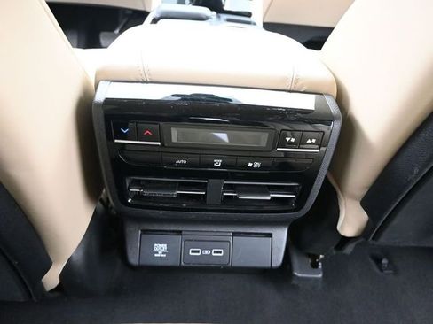 Used 2023 Acura MDX SH-AWD w/ Technology Package image 17