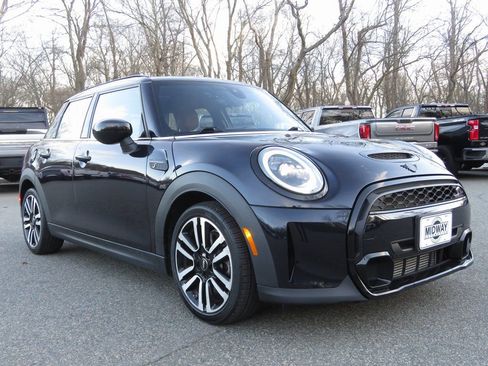 Used 2023 MINI Cooper S image 4