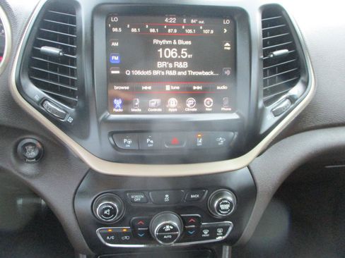 Used 2014 Jeep Cherokee Trailhawk w/ Technology Group AWD/4WD image 15
