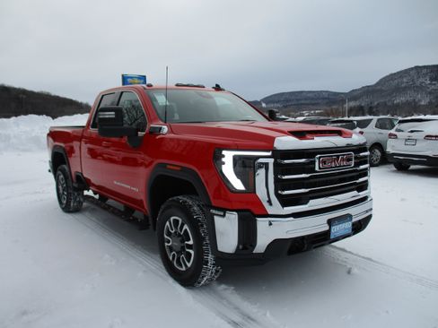 Certified 2024 GMC Sierra 2500 SLE w/ SLE Value Package; image 3