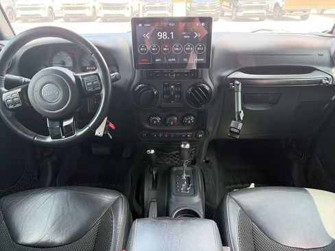 Used 2016 Jeep Wrangler Unlimited Sahara AWD/4WD image 9