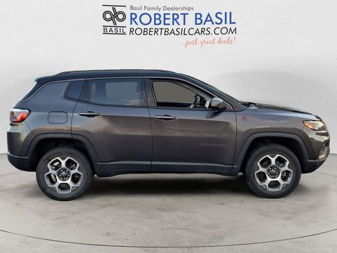Used 2022 Jeep Compass Trailhawk image 6