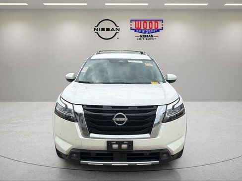 Used 2024 Nissan Pathfinder SL AWD/4WD image 6
