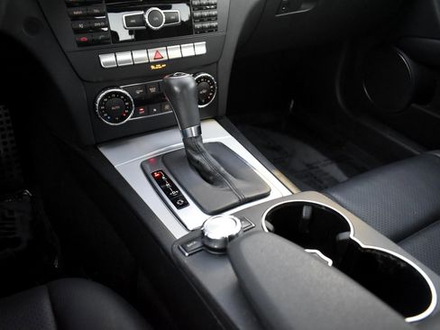 Used 2014 Mercedes-Benz C 250 C 250 Luxury Sedan 4D image 22