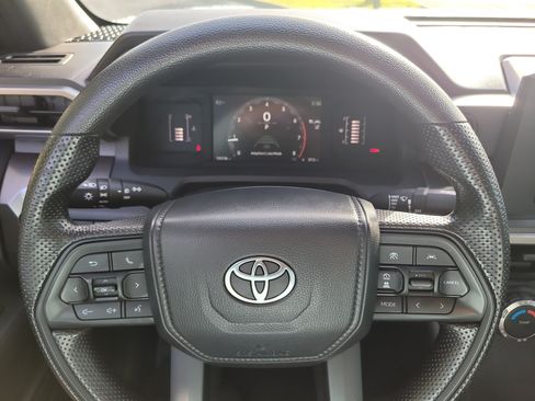 Certified 2024 Toyota Tacoma SR5 AWD/4WD image 29