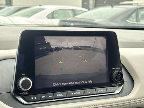 Used 2025 Nissan Rogue SV FWD image 19
