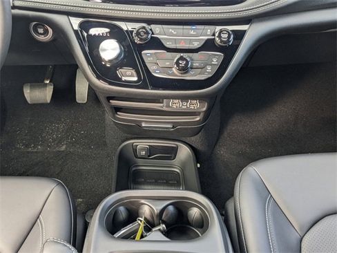 New 2025 Chrysler Pacifica Select image 20