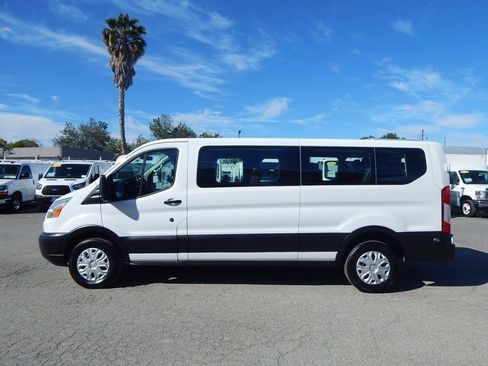 Used 2017 Ford Transit 350 XLT image 5