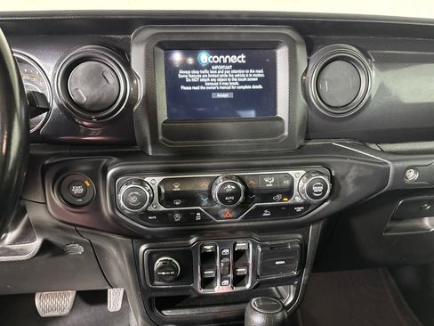 Used 2022 Jeep Gladiator Sport AWD/4WD image 13