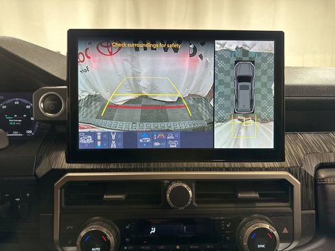 Certified 2025 Toyota 4Runner 4WD image 29