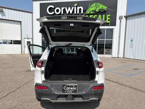Used 2018 Jeep Cherokee Limited w/ Trailer Tow Group AWD/4WD image 22