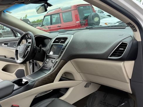 Used 2019 Lincoln Nautilus Reserve FWD image 18