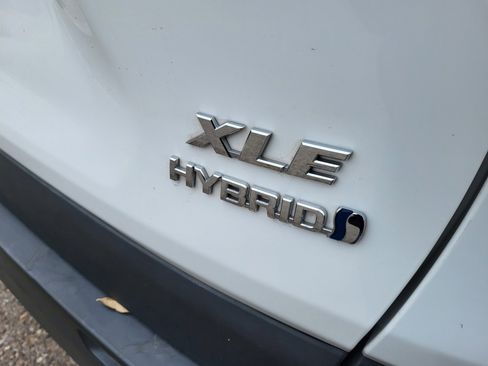 Certified 2024 Toyota RAV4 XLE image 21