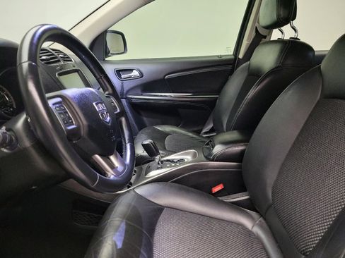 Used 2019 Dodge Journey Crossroad image 17