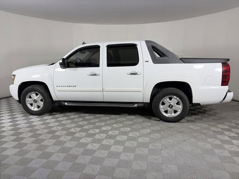 Used 2007 Chevrolet Avalanche LT w/ LT Preferred Equipment Group image 4