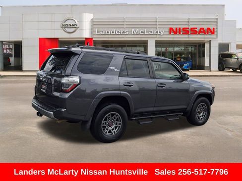 Used 2019 Toyota 4Runner TRD Off-Road Premium AWD/4WD image 3
