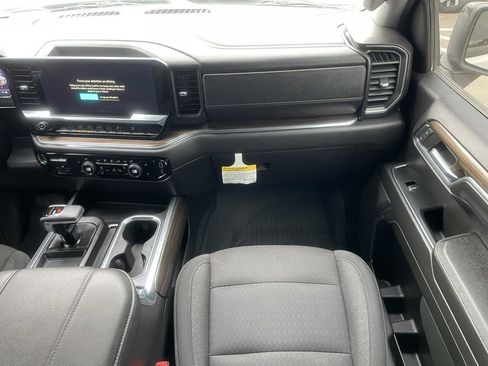 Used 2024 Chevrolet Silverado 1500 LT Trail Boss w/ Protection Package image 18