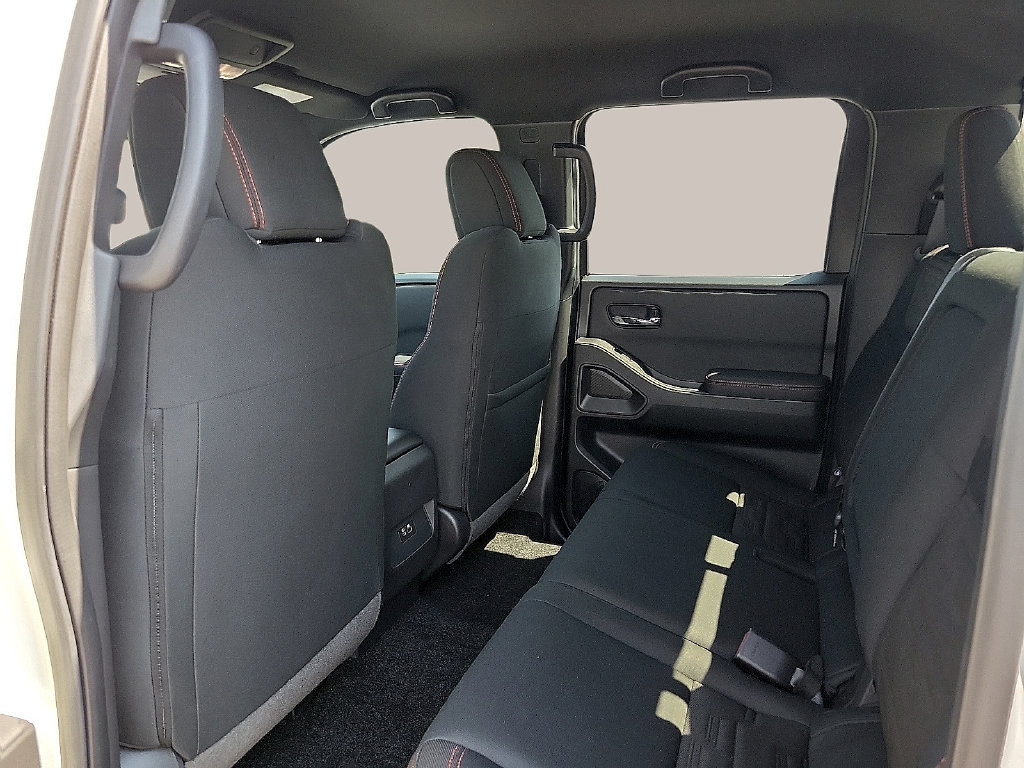 Used 2024 Nissan Frontier Pro-X w/ Technology Package RWD image 8
