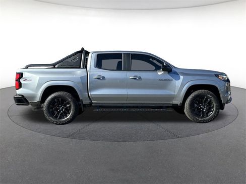 Used 2025 Chevrolet Colorado Z71 w/ Midnight Edition image 6