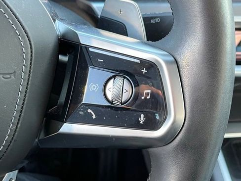 Used 2023 BMW 740i w/ Executive Package image 17