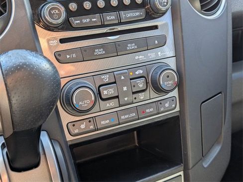 Used 2015 Honda Pilot Touring image 19