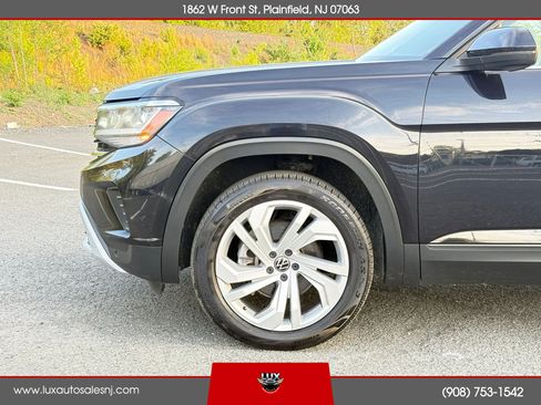 Used 2021 Volkswagen Atlas SE w/ Panoramic Sunroof Package AWD/4WD image 12