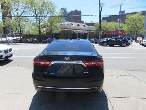 Used 2018 Toyota Avalon XLE Plus w/ Protection Package FWD image 8