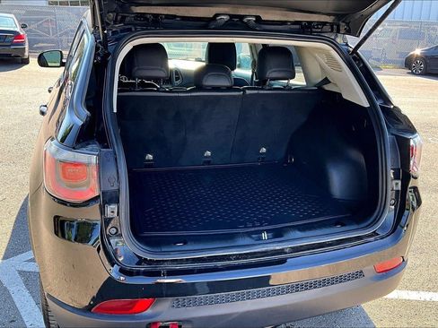 Used 2019 Jeep Compass Trailhawk AWD/4WD image 4