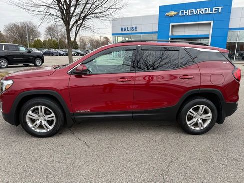 Used 2020 GMC Terrain SLE w/ Driver Convenience Package image 2