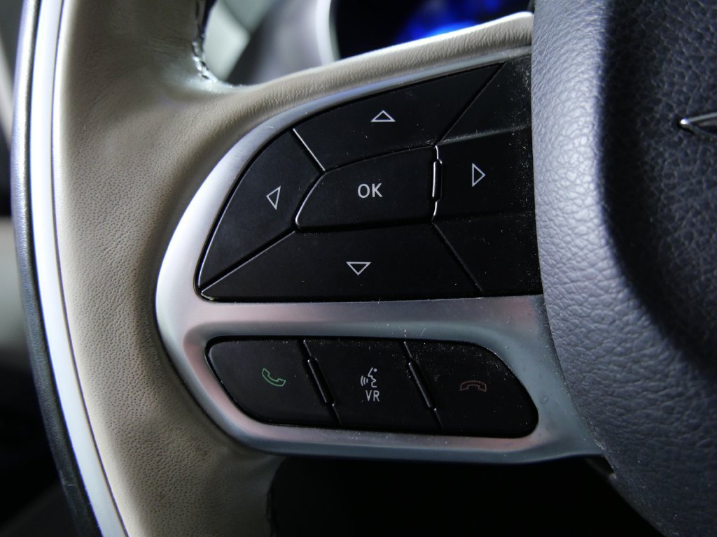 Used 2019 Chrysler Pacifica Limited FWD image 19