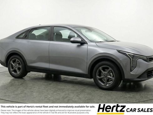 Used 2025 Kia K4 LXS image 1