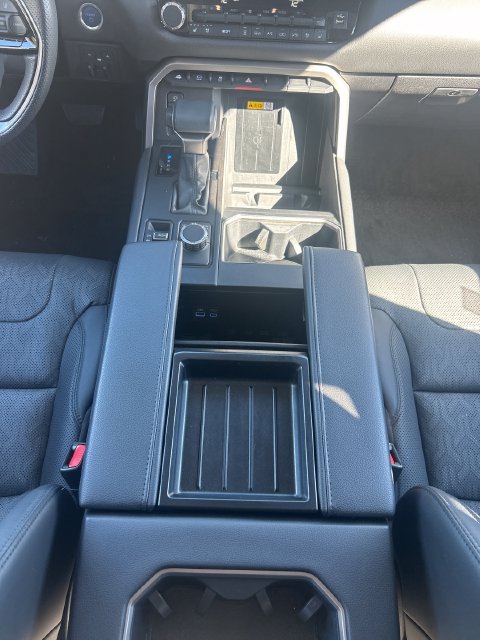 Used 2024 Toyota Tundra Limited AWD/4WD image 21