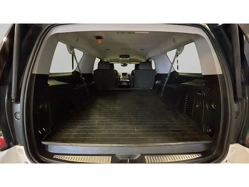 Used 2016 GMC Yukon XL Denali image 16