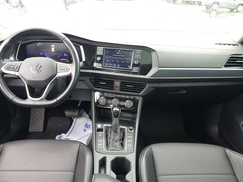 Used 2023 Volkswagen Jetta SE w/ Panoramic Sunroof Package FWD image 24
