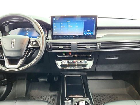 Used 2025 Lincoln Corsair FWD image 33