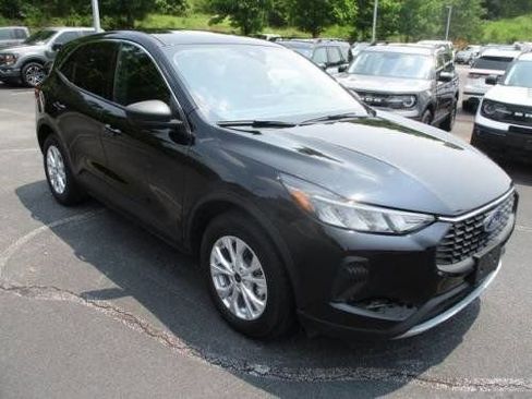 Used 2024 Ford Escape Active image 2