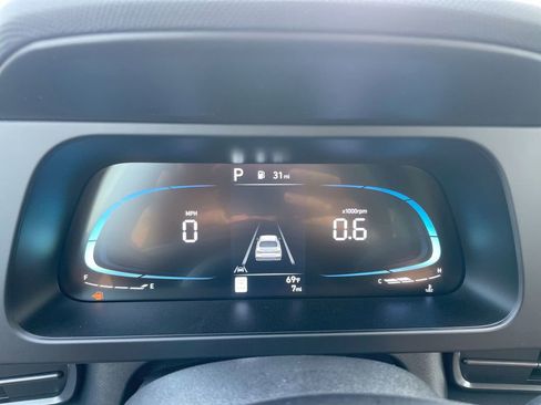 Used 2025 Hyundai Elantra Sport image 41