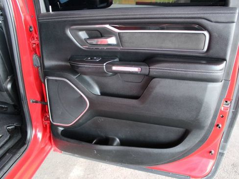 Used 2019 RAM 1500 Laramie AWD/4WD image 12